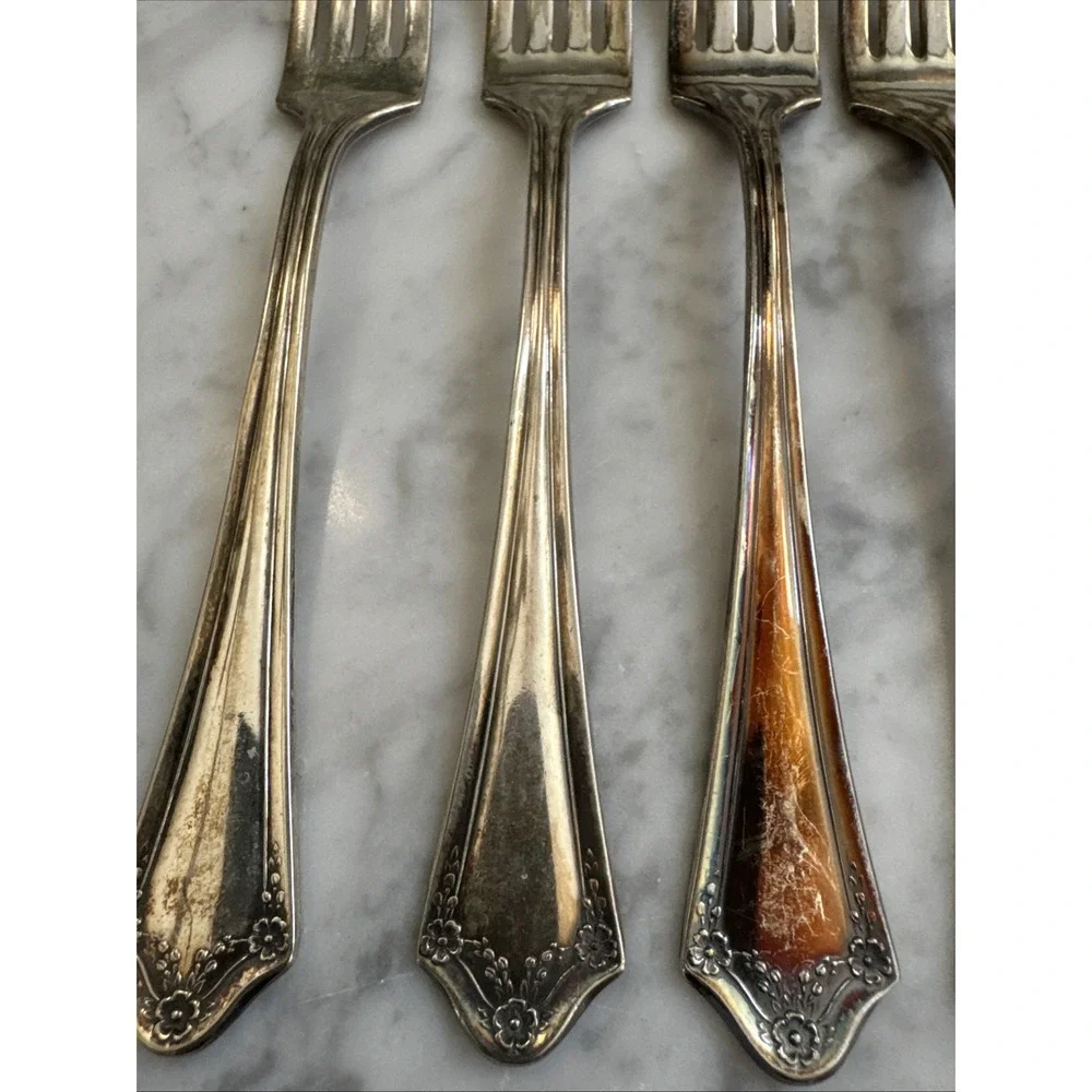 11 Oneida Community  Primrose 7 1/2 Inch Forks Set Of 5‎